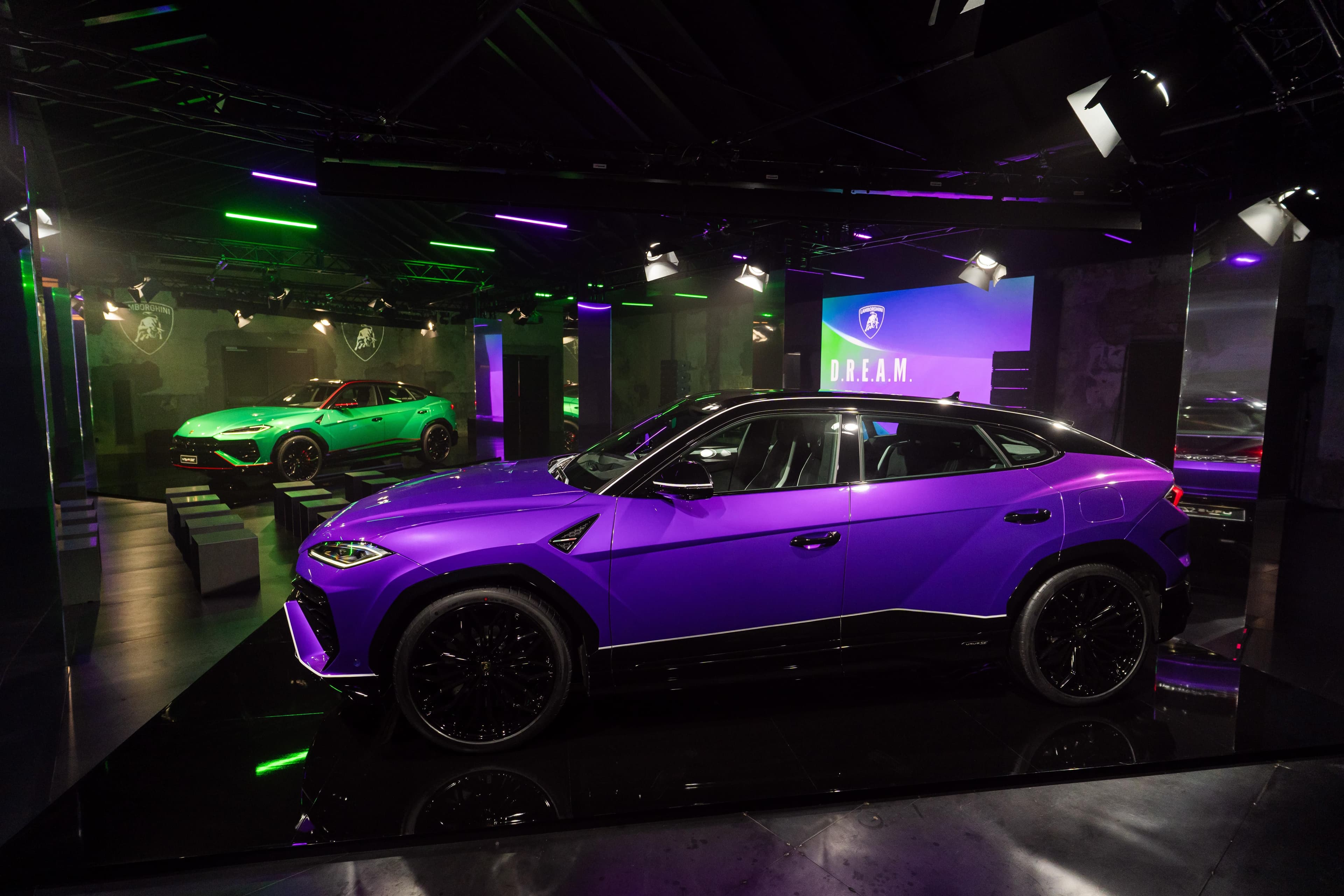 Lamborghini Urus SE Tettonero Capsule: Siêu SUV lai điện khoác áo tối thượng